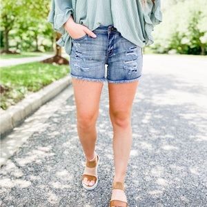 Judy blue stretchy distressed denim shorts size XL